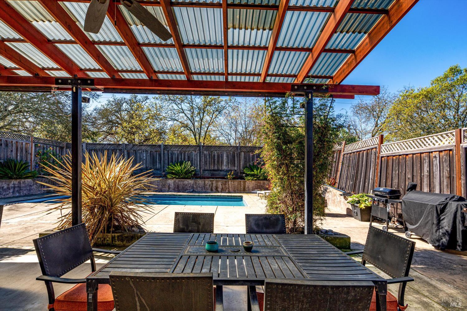 532 Walten Way Windsor CA 95492