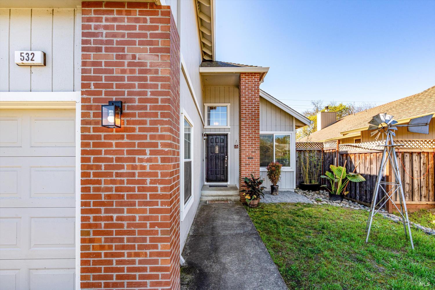 532 Walten Way Windsor CA 95492