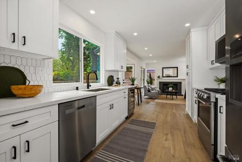 132 Dartmouth Way Windsor CA 95492