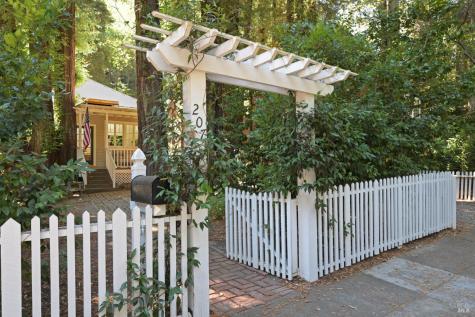 207 Madrone Avenue Larkspur CA 94939