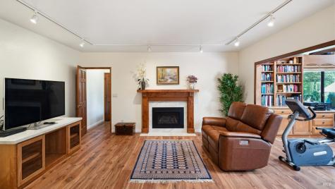 578 Caber Drive Santa Rosa CA 95409