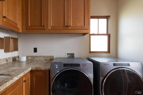 1636 Abramson Road Santa Rosa CA 95401