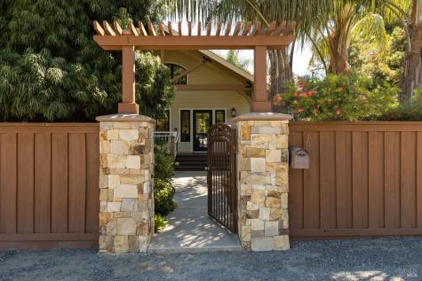1636 Abramson Road Santa Rosa CA 95401