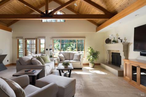 1636 Abramson Road Santa Rosa CA 95401