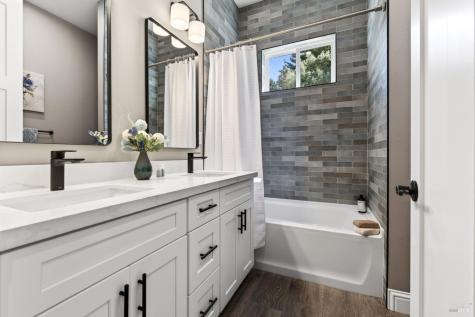 3817 Moss Hollow Court Santa Rosa CA 95404