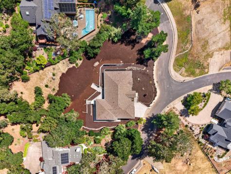 3817 Moss Hollow Court Santa Rosa CA 95404