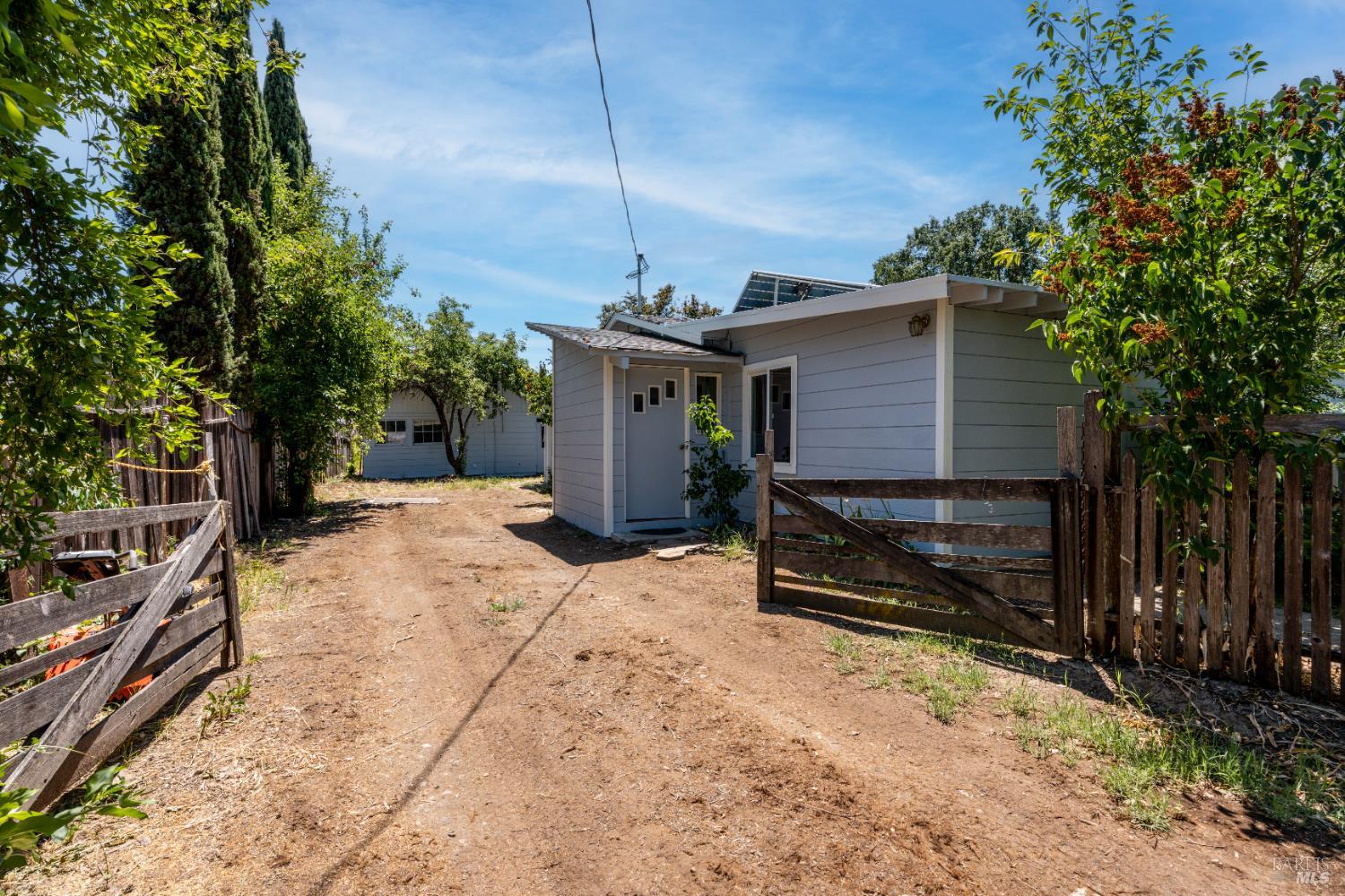 2025 Valley Road Willits CA 95490