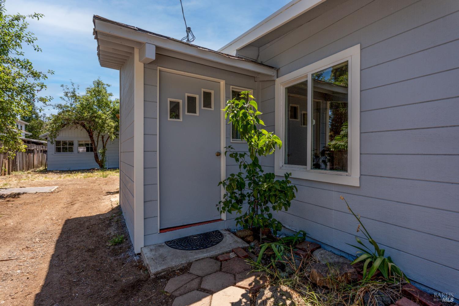 2025 Valley Road Willits CA 95490