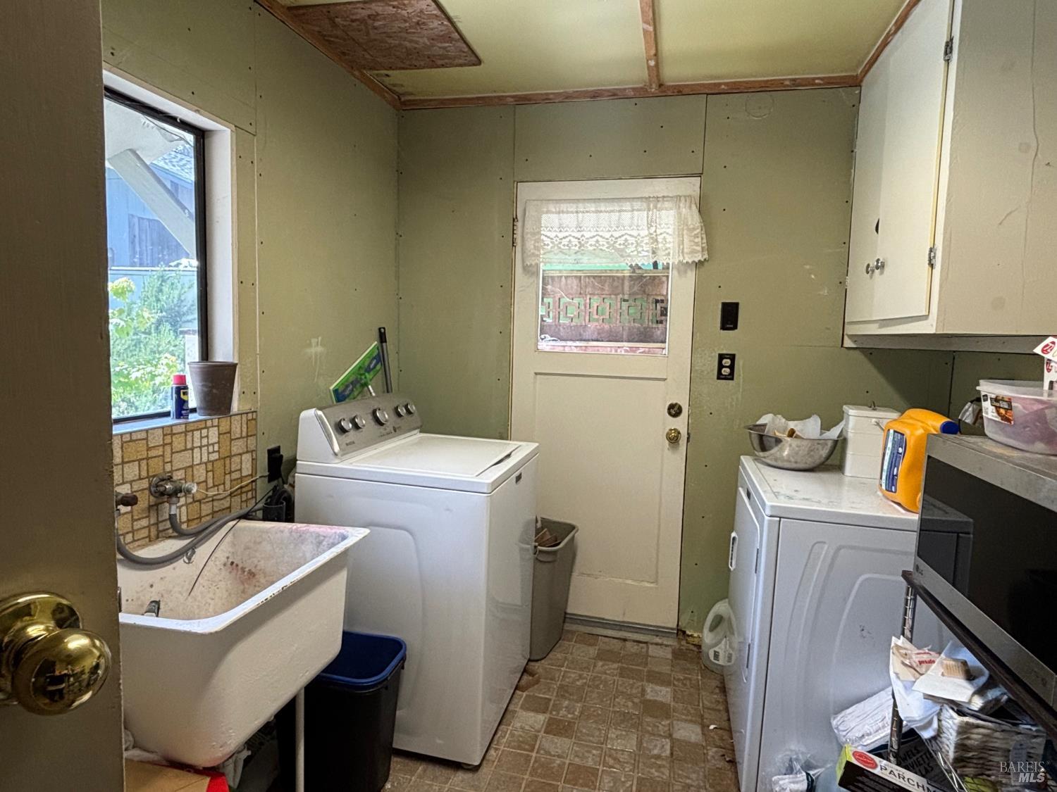 489 Cochrane Avenue Ukiah CA 95482