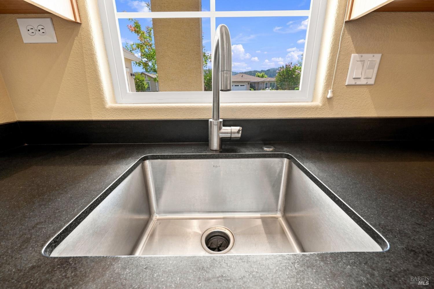 9333 Oak Trail Circle Santa Rosa CA 95409