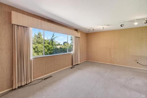 2062 Laguna Road Santa Rosa CA 95401
