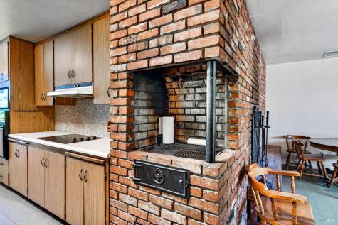 2062 Laguna Road Santa Rosa CA 95401