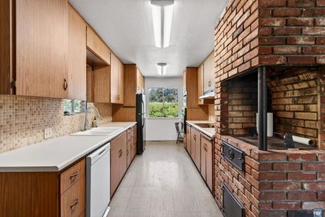 2062 Laguna Road Santa Rosa CA 95401