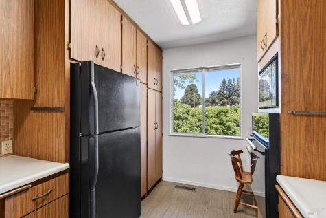 2062 Laguna Road Santa Rosa CA 95401