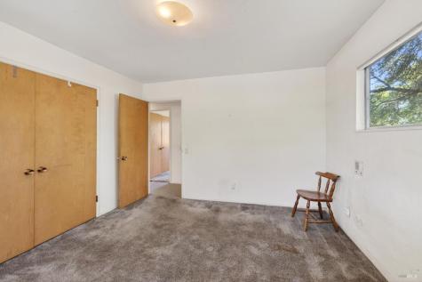 2062 Laguna Road Santa Rosa CA 95401
