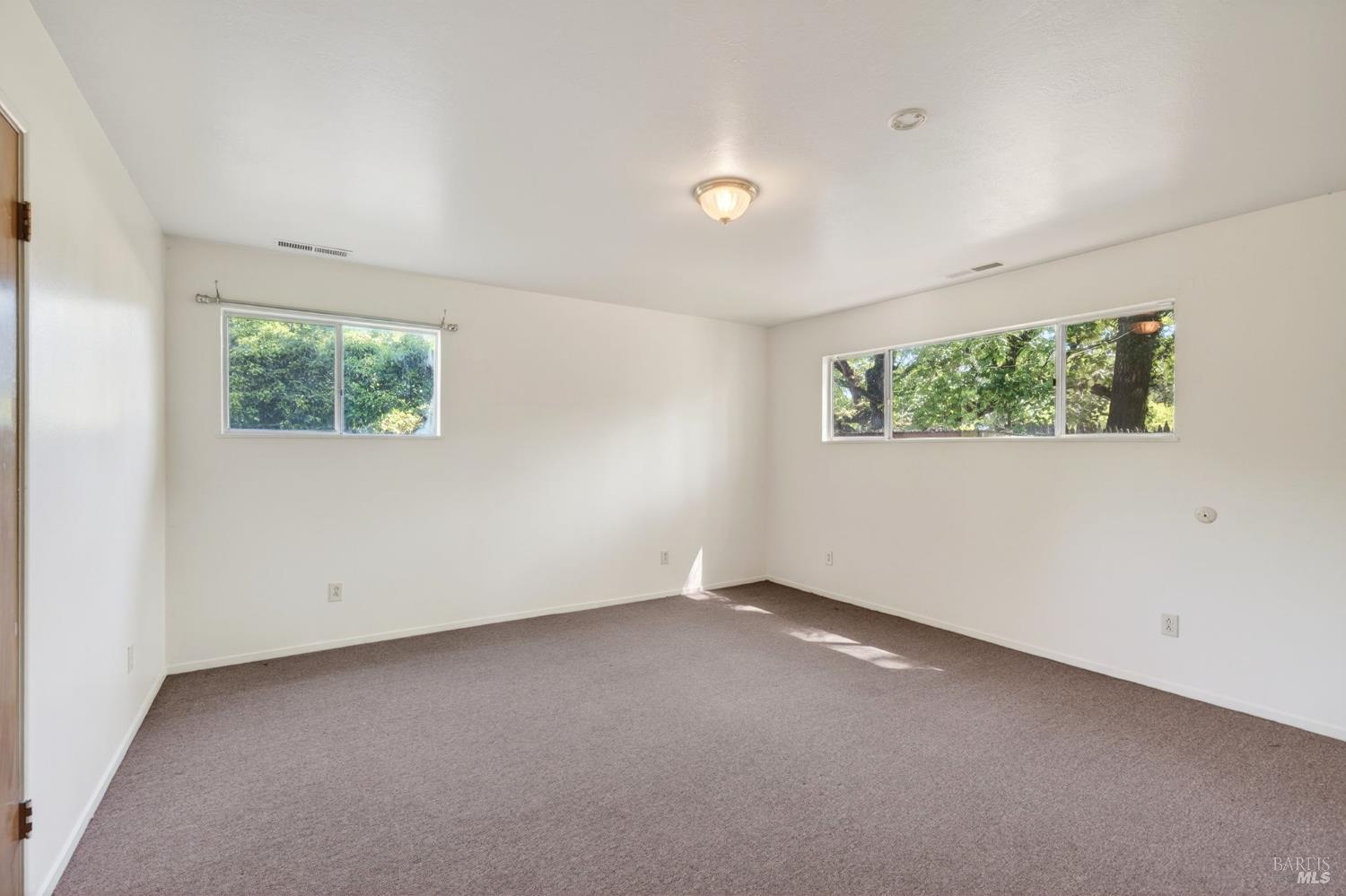 2062 Laguna Road Santa Rosa CA 95401