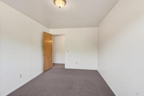 2062 Laguna Road Santa Rosa CA 95401