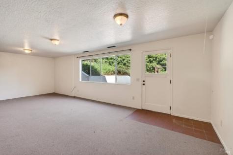 2062 Laguna Road Santa Rosa CA 95401