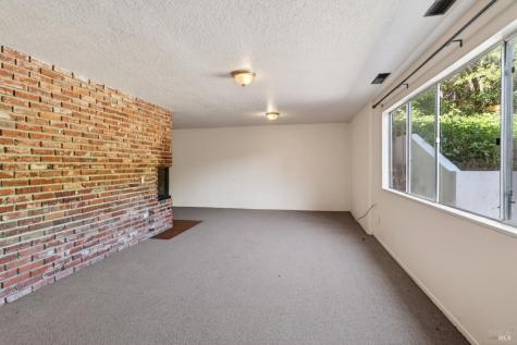 2062 Laguna Road Santa Rosa CA 95401