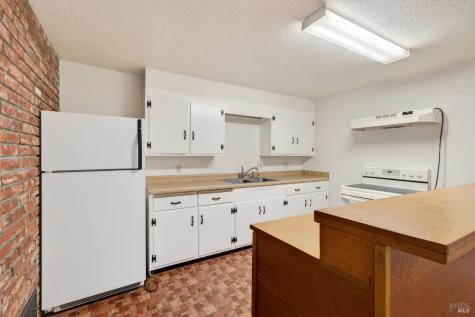 2062 Laguna Road Santa Rosa CA 95401