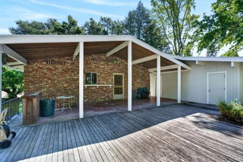 2062 Laguna Road Santa Rosa CA 95401