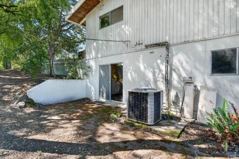 2062 Laguna Road Santa Rosa CA 95401