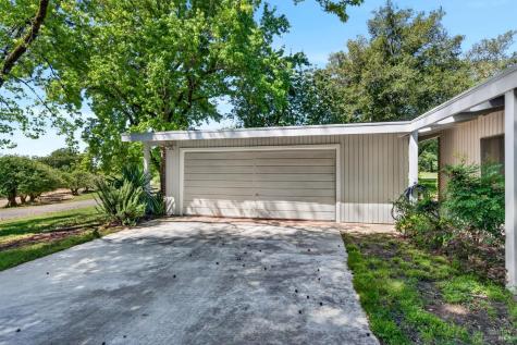 2062 Laguna Road Santa Rosa CA 95401