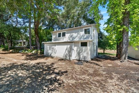 2062 Laguna Road Santa Rosa CA 95401