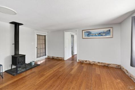 2062 Laguna Road Santa Rosa CA 95401