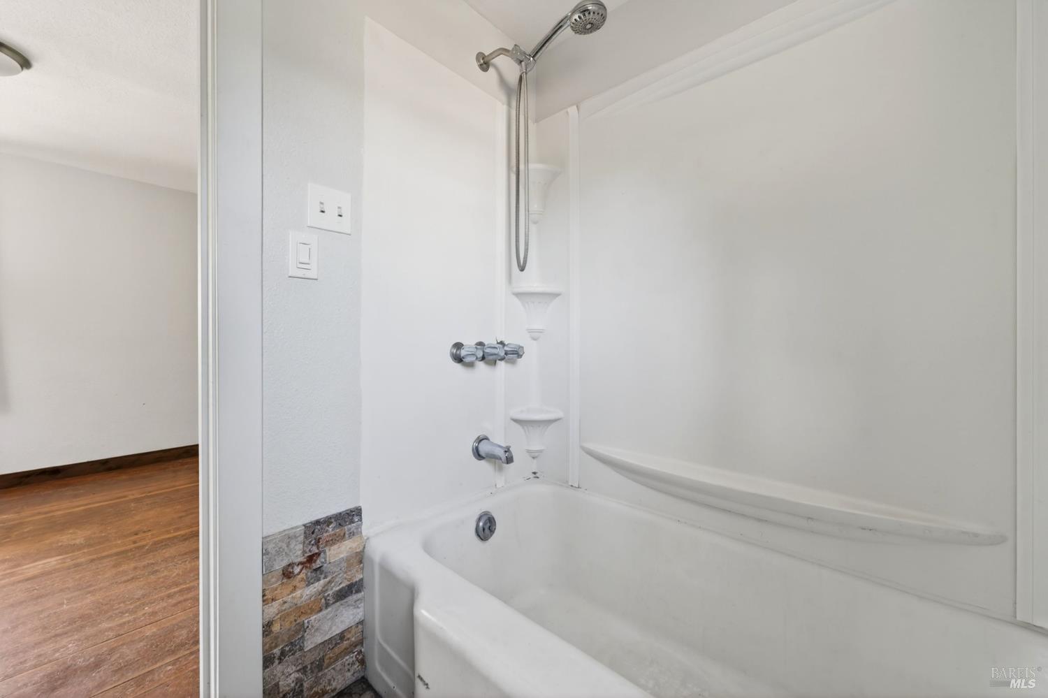 2062 Laguna Road Santa Rosa CA 95401