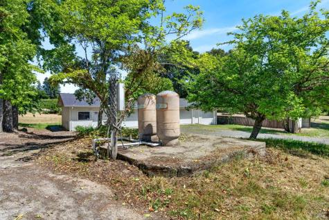 2062 Laguna Road Santa Rosa CA 95401