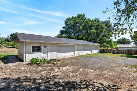 2062 Laguna Road Santa Rosa CA 95401