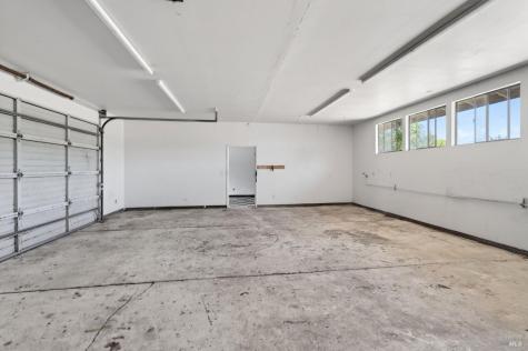 2062 Laguna Road Santa Rosa CA 95401