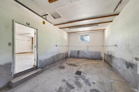 2062 Laguna Road Santa Rosa CA 95401