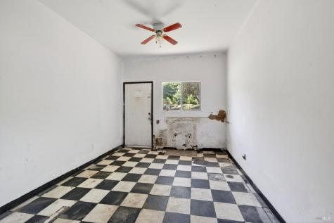 2062 Laguna Road Santa Rosa CA 95401