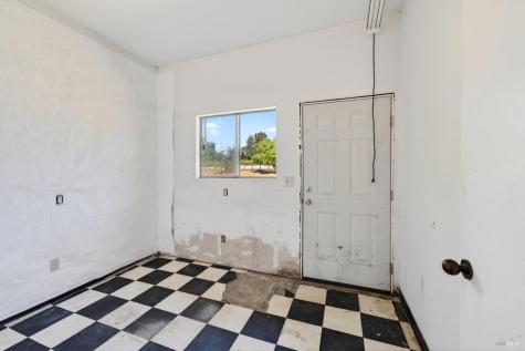 2062 Laguna Road Santa Rosa CA 95401