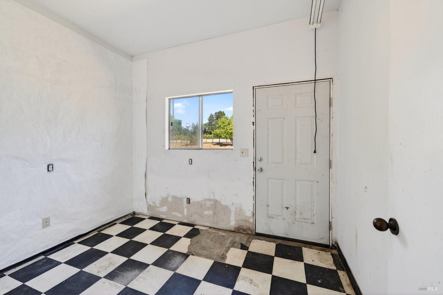 2062 Laguna Road Santa Rosa CA 95401