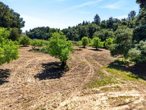 2062 Laguna Road Santa Rosa CA 95401