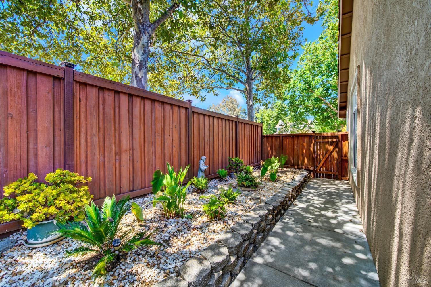 413 Crownpointe Circle Vacaville CA 95687