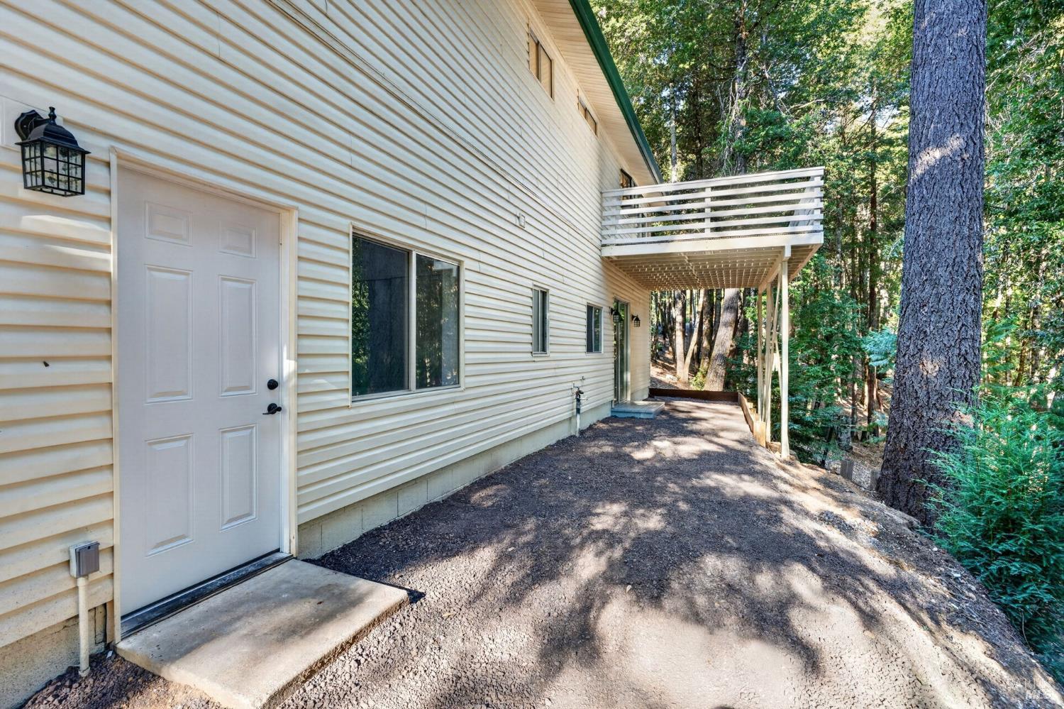 27171 Bear Drive Willits CA 95490