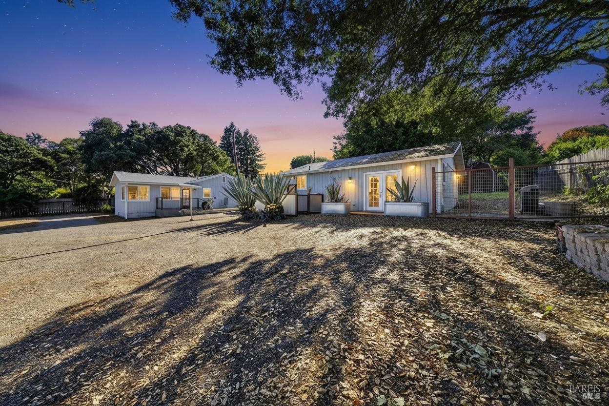 8813-8815 Petaluma Hill Road Penngrove CA 94951