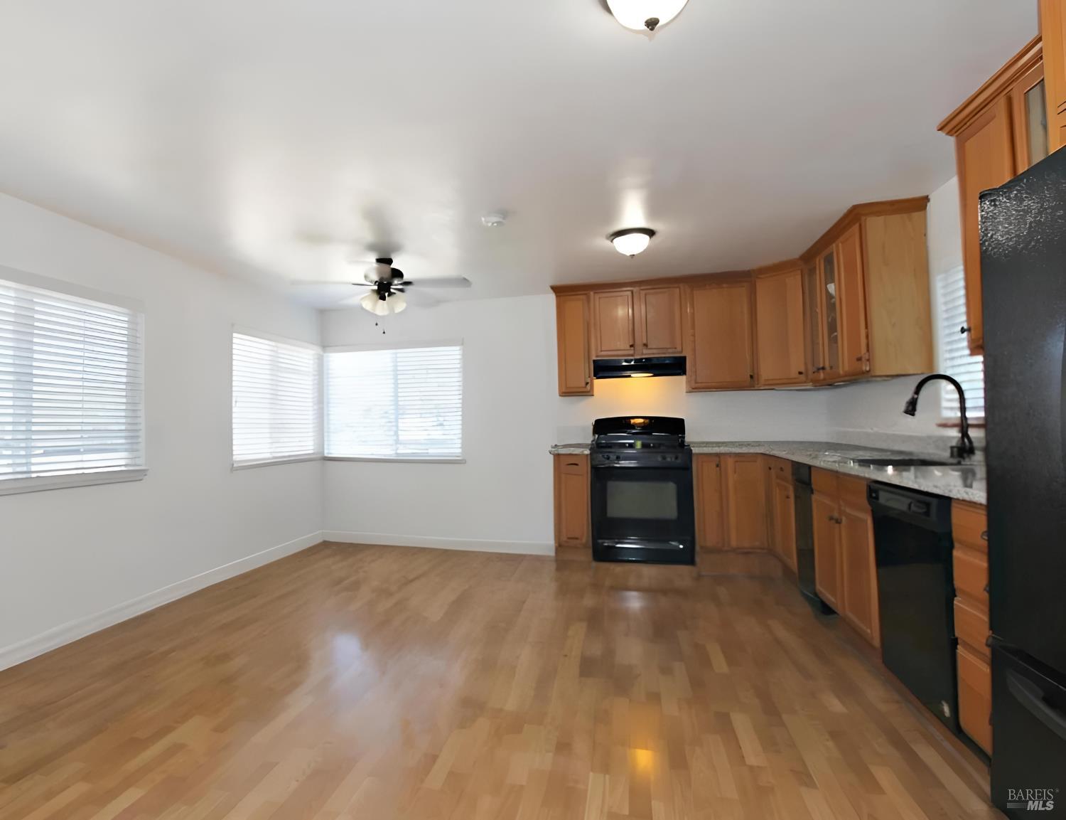 8813-8815 Petaluma Hill Road Penngrove CA 94951