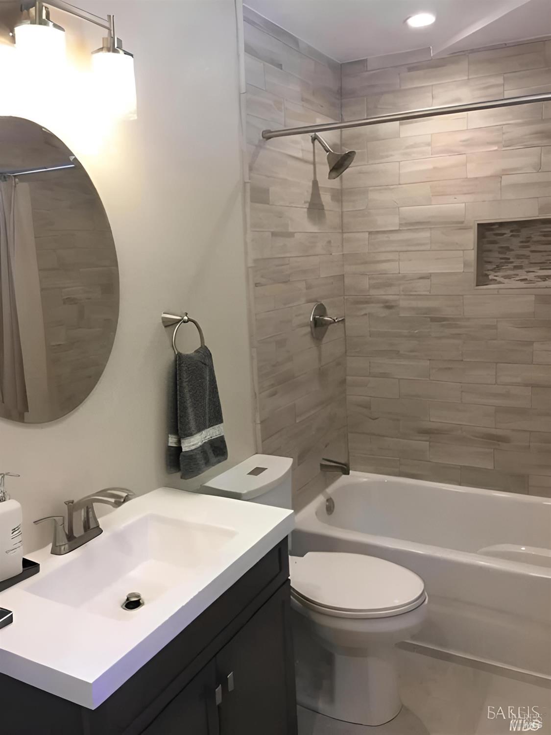 8813-8815 Petaluma Hill Road Penngrove CA 94951