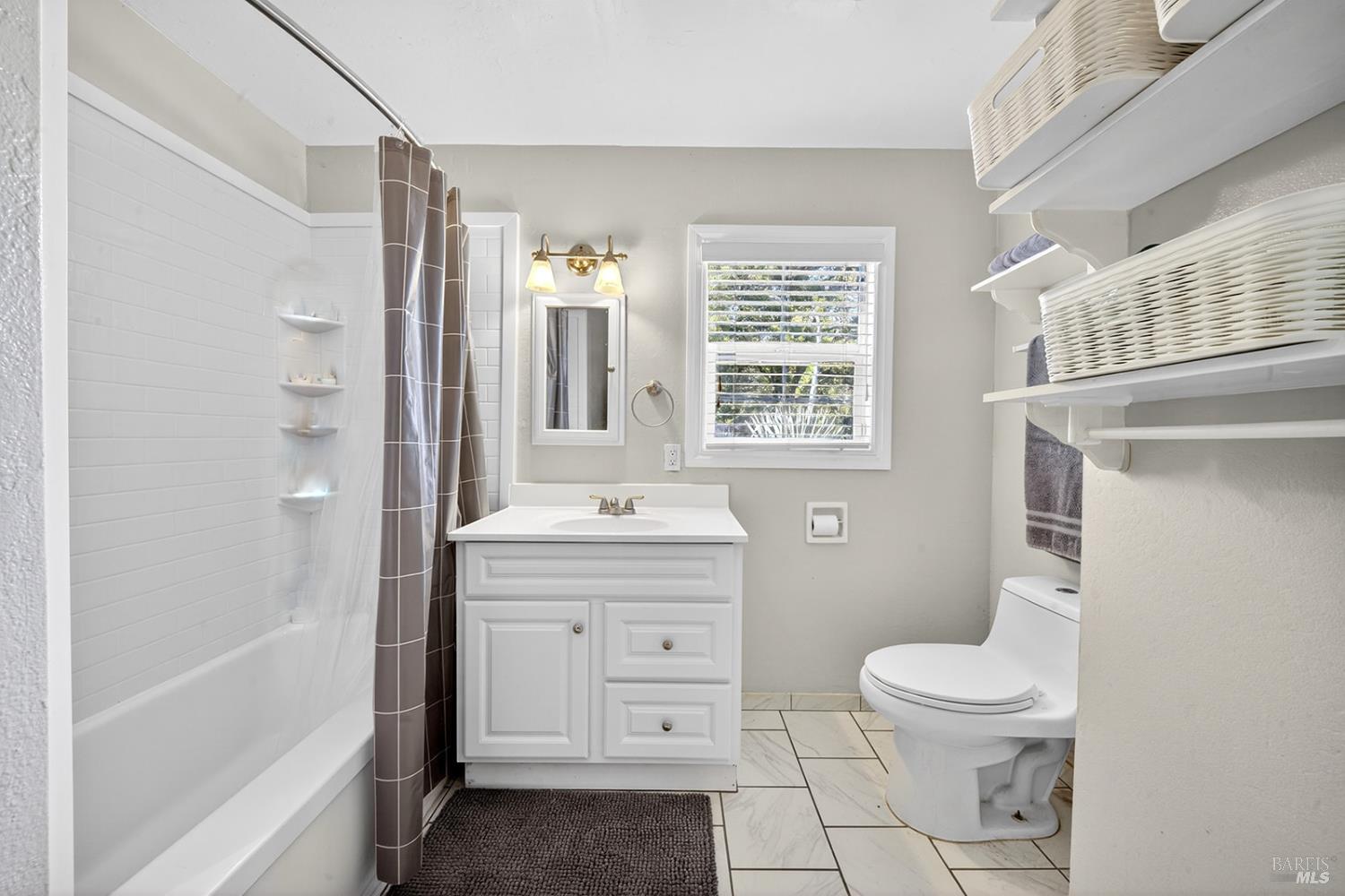 8813-8815 Petaluma Hill Road Penngrove CA 94951