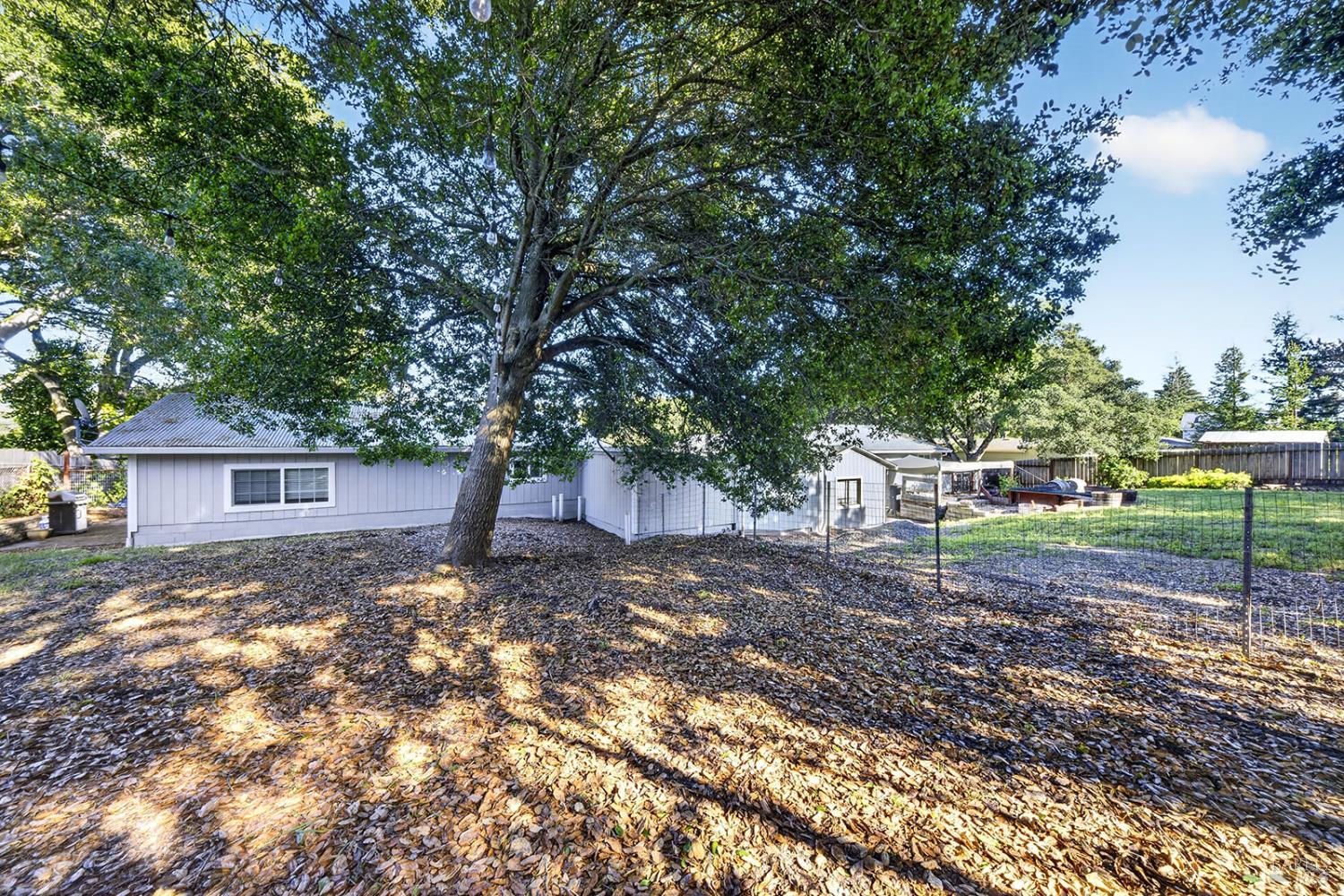 8813-8815 Petaluma Hill Road Penngrove CA 94951