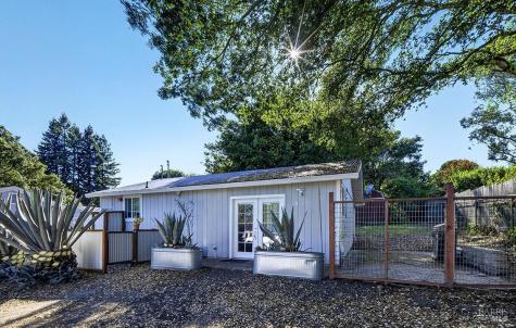 8813-8815 Petaluma Hill Road Penngrove CA 94951
