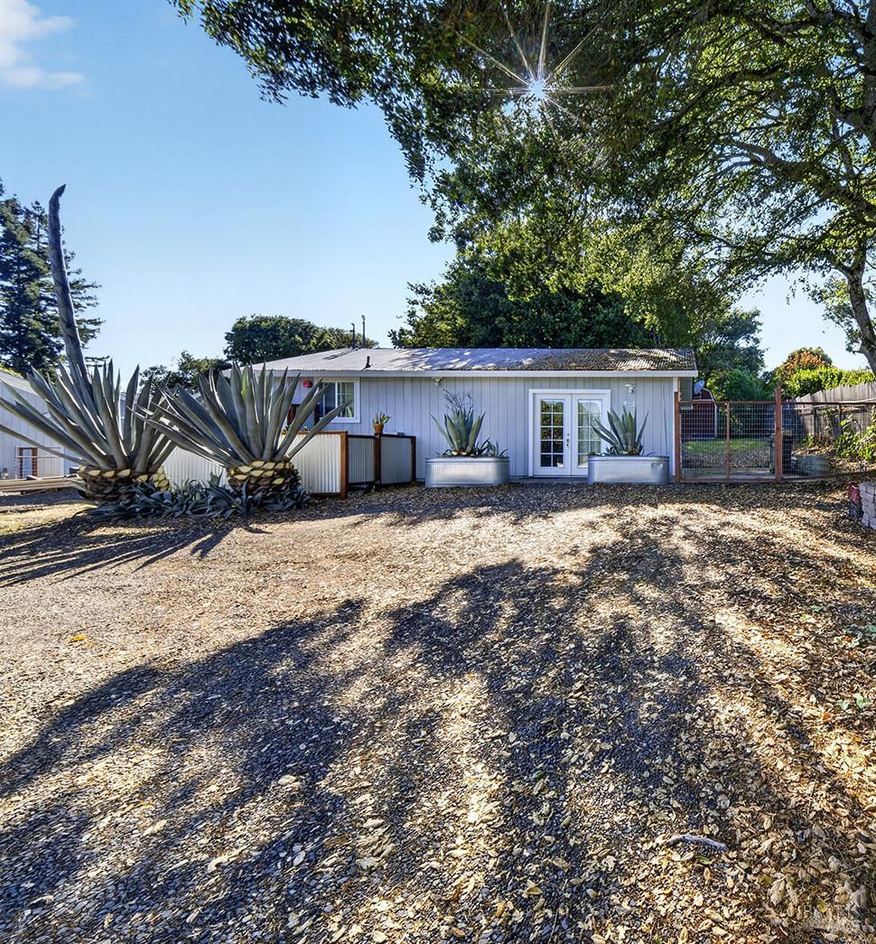 8813-8815 Petaluma Hill Road Penngrove CA 94951