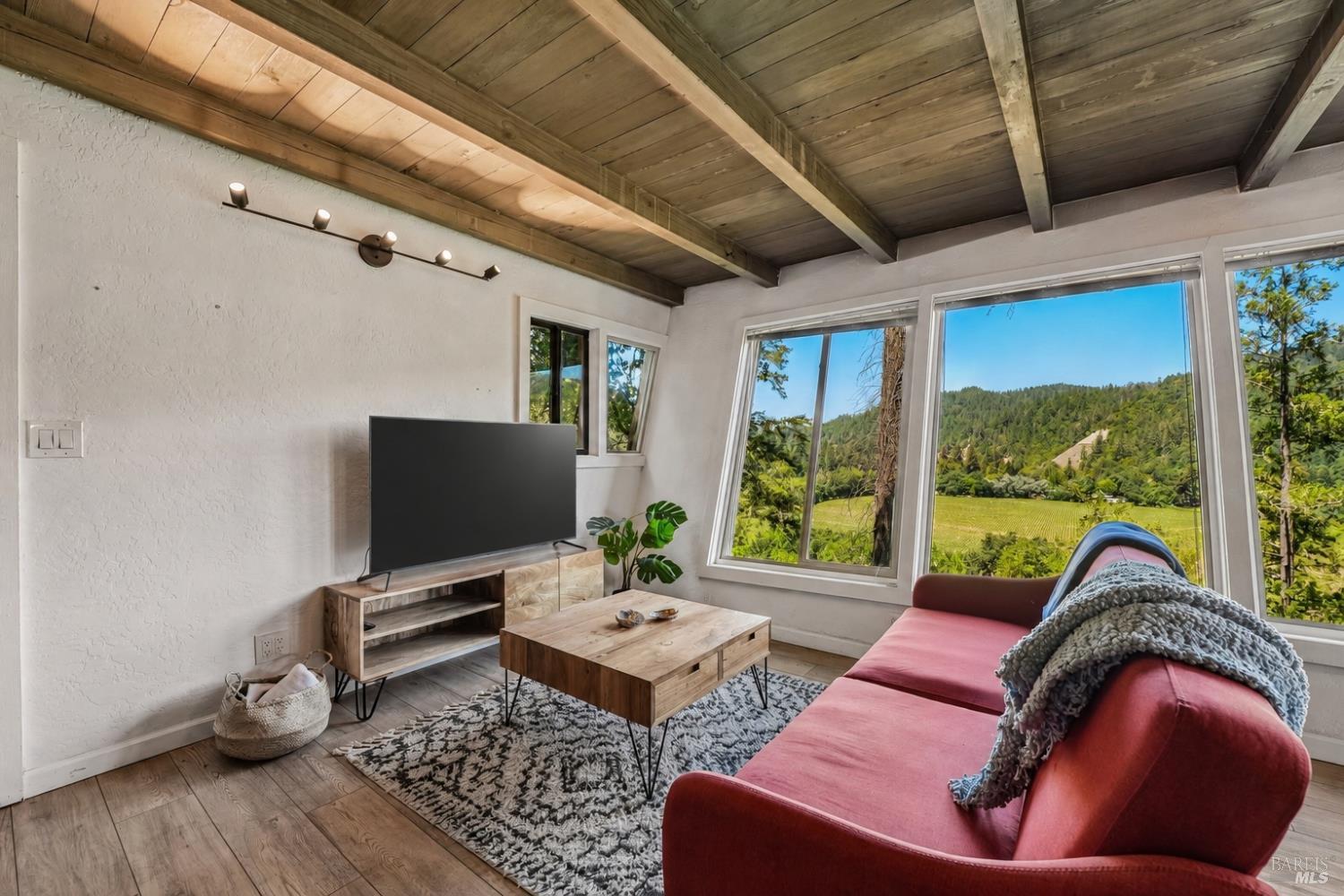 11688 Oak Road Forestville CA 95436