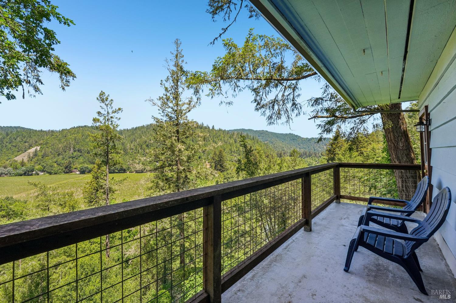11688 Oak Road Forestville CA 95436