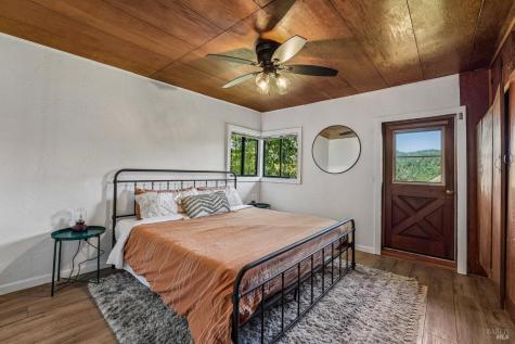 11688 Oak Road Forestville CA 95436